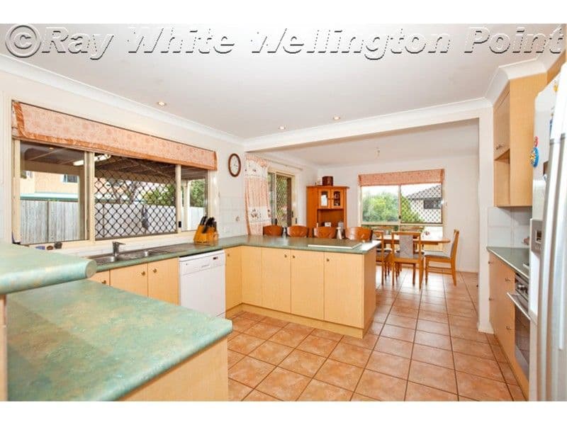 13 Burwana Place, WELLINGTON POINT QLD 4160, Wellington Point - Thumbnail 3