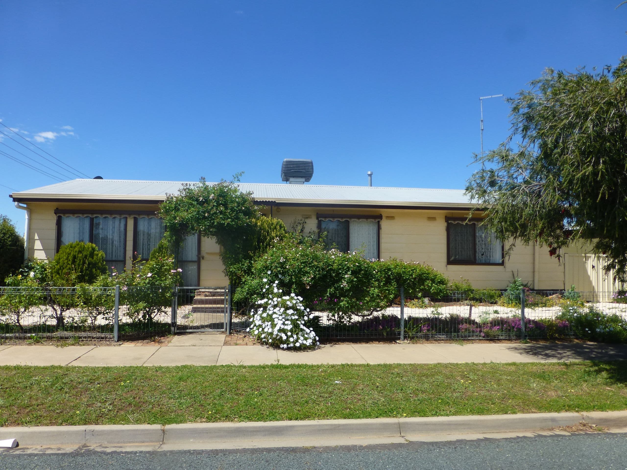 8 Dobinson Street, Echuca VIC 3564, Echuca - Image 1