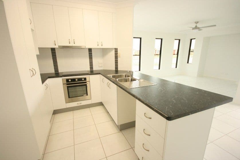 2 Ocean Court, Sarina QLD 4737, Sarina - Thumbnail 2