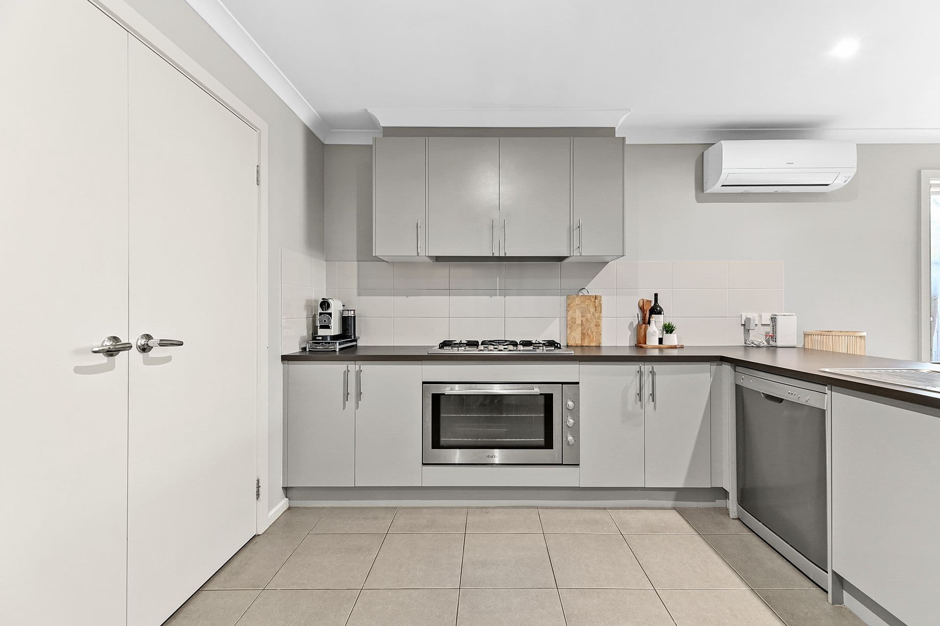 14 Campaspe Street, Clyde North VIC 3978, Clyde North - Thumbnail 4