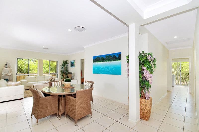 25 Antonson Crescent, MUDGEERABA QLD 4213, Mudgeeraba - Thumbnail 2