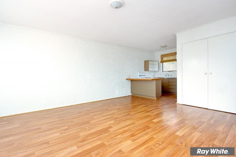 18 Lucerne Avenue, MORNINGTON VIC 3931, Mornington - Thumbnail 2