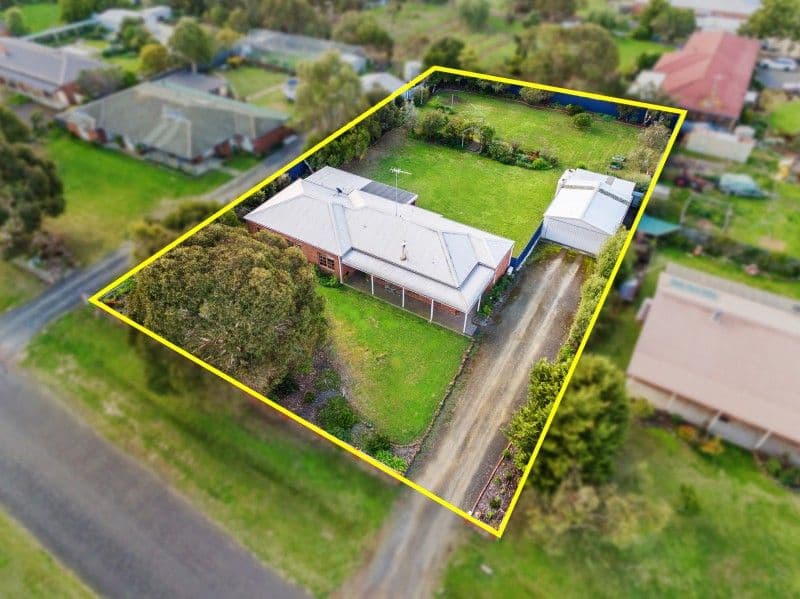 136 Charlton Road, Bannockburn VIC 3331, Bannockburn - Thumbnail 3