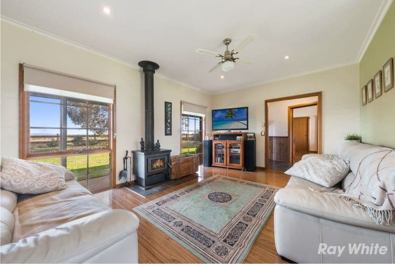136 Charlton Road, Bannockburn VIC 3331, Bannockburn - Thumbnail 4