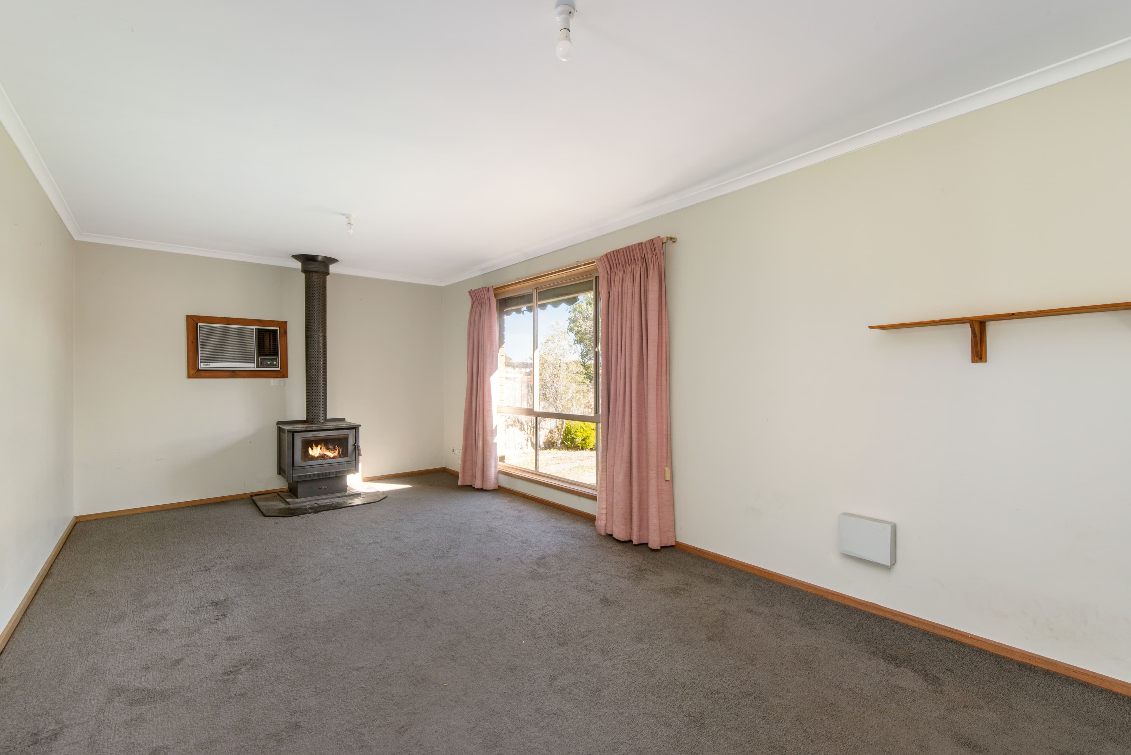 37 Underbank Boulevard, Bacchus Marsh VIC 3340, Bacchus Marsh - Thumbnail 3