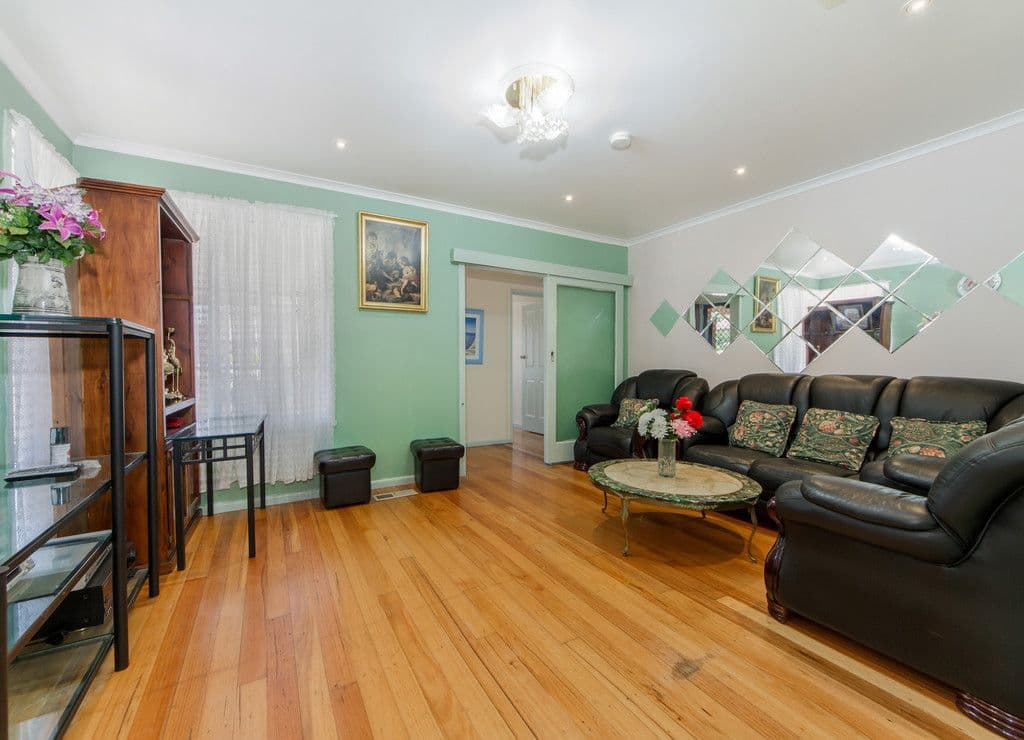 16 Pinoak Street, St Albans VIC 3021, St Albans - Thumbnail 3