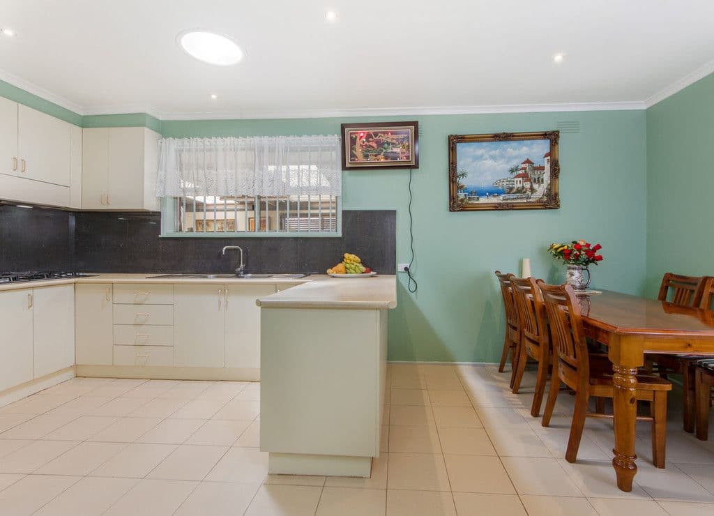 16 Pinoak Street, St Albans VIC 3021, St Albans - Thumbnail 4