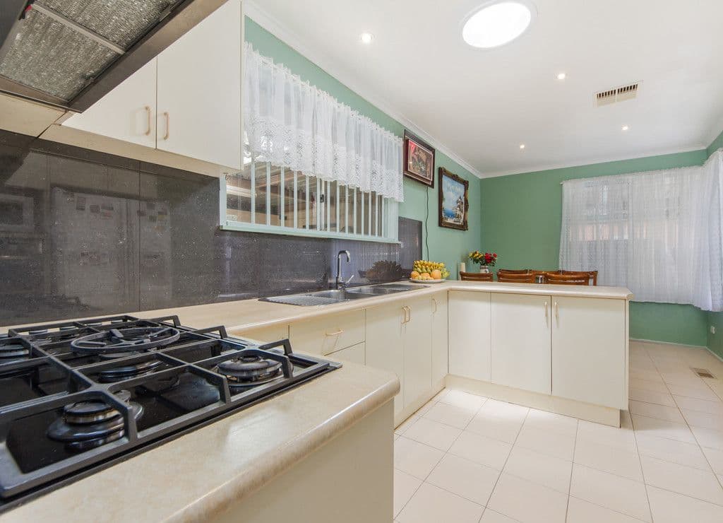 16 Pinoak Street, St Albans VIC 3021, St Albans - Thumbnail 6