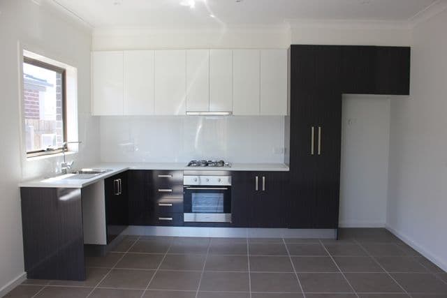 8 Mavora Place, SOUTH MORANG VIC 3752, South Morang - Thumbnail 2