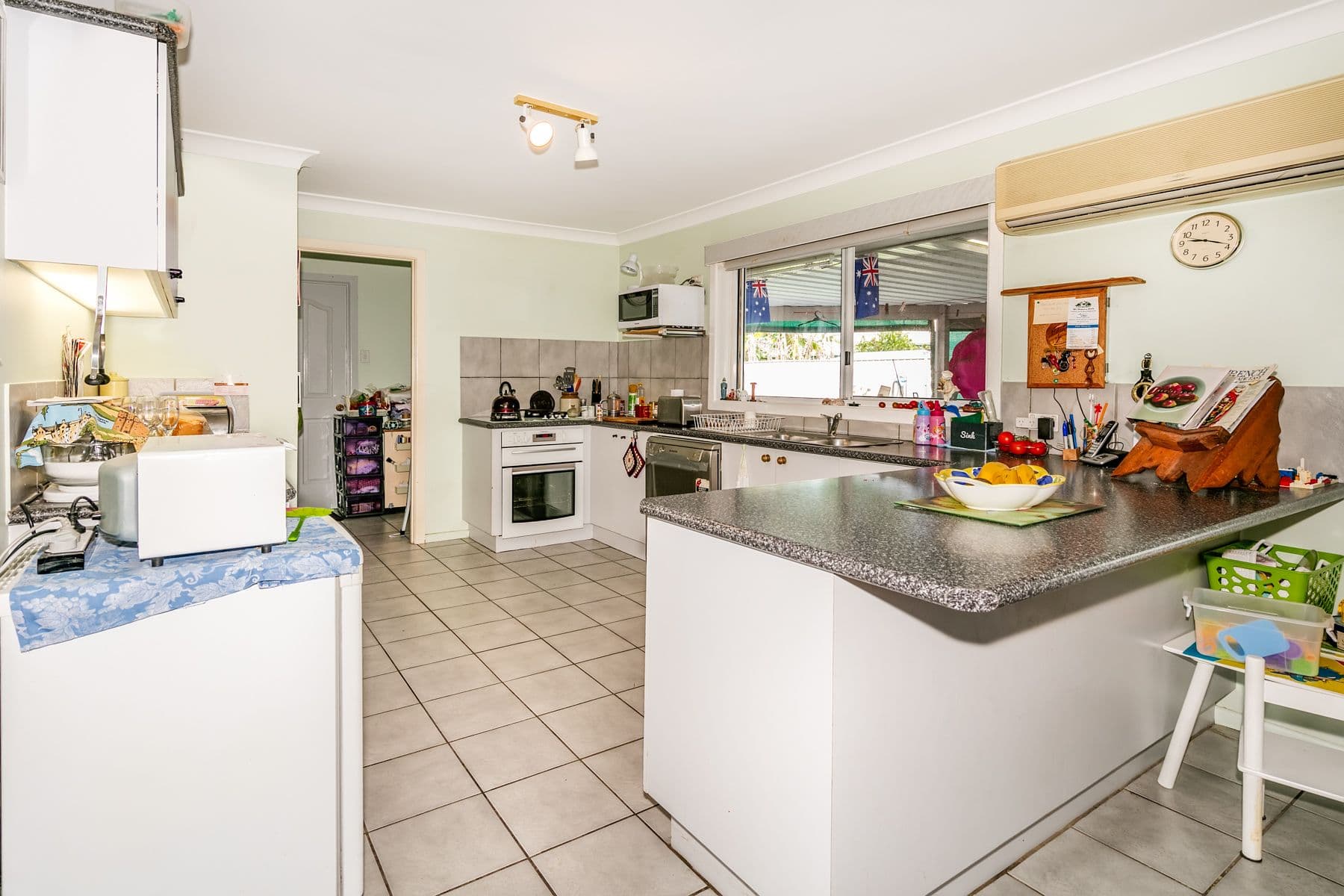 21 Robert Stanley Drive, Mount Warren Park QLD 4207, Mount Warren Park - Thumbnail 2