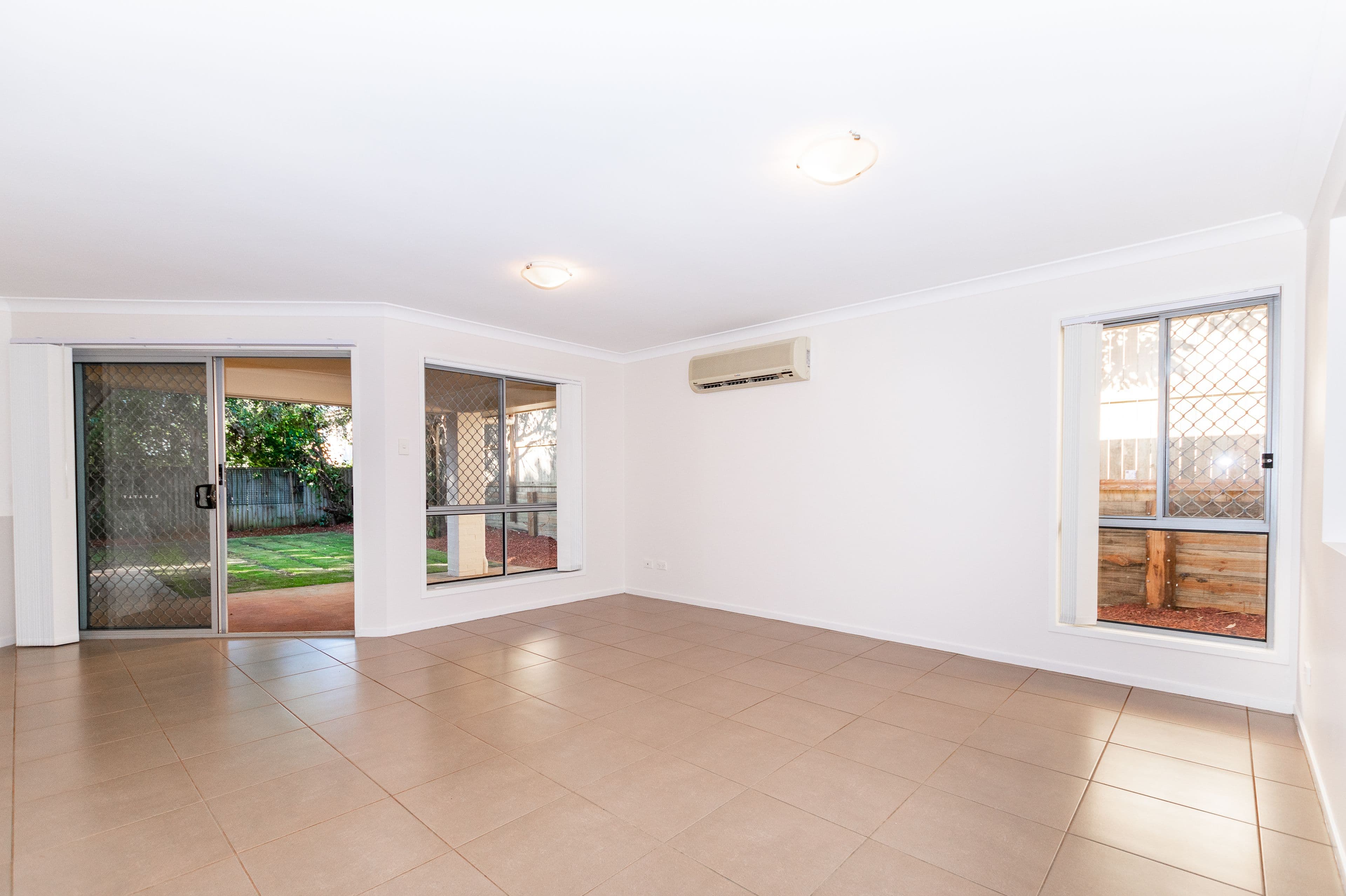 10 Shaw Place, Redland Bay QLD 4165, Redland Bay - Thumbnail 2