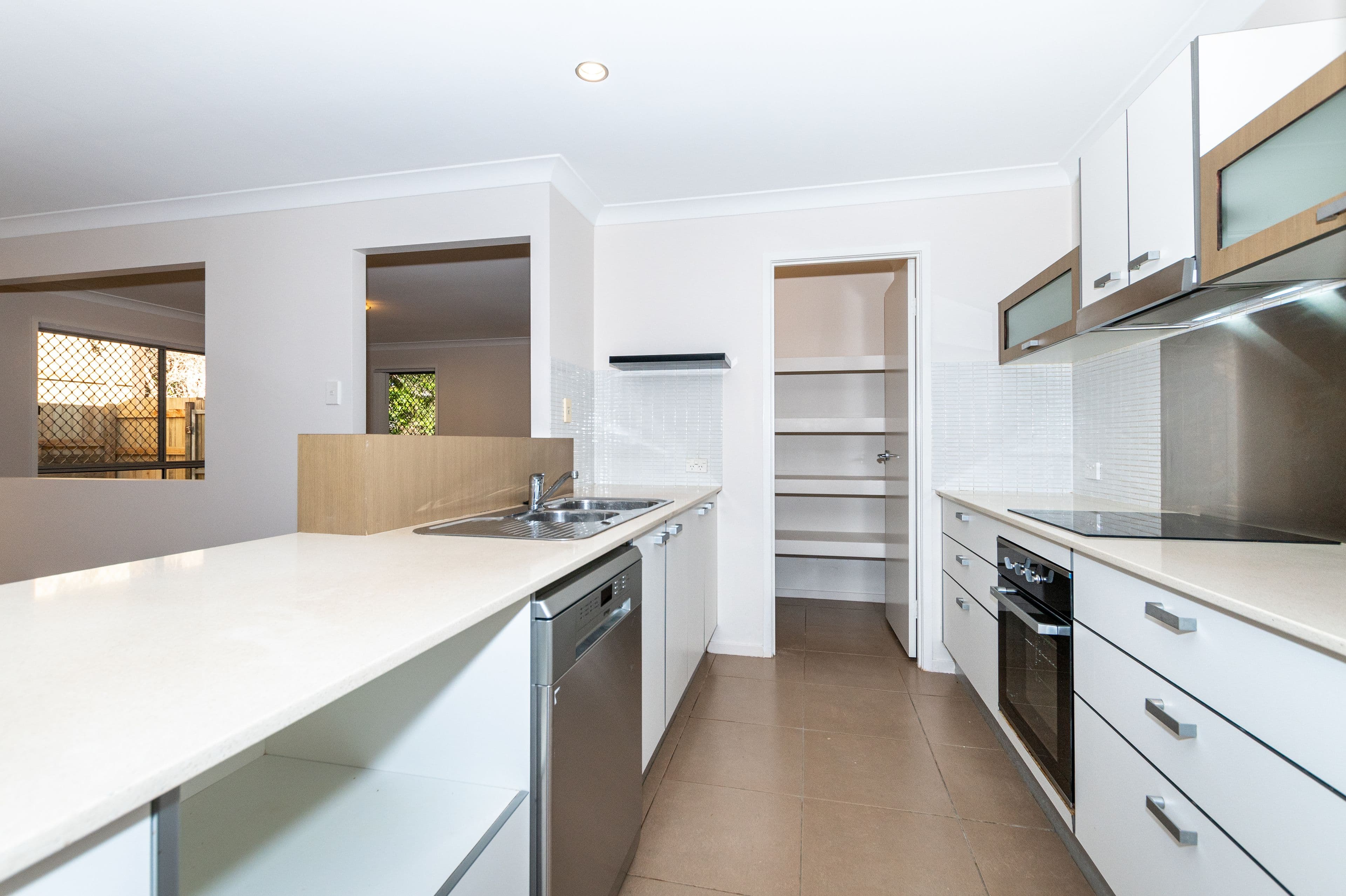 10 Shaw Place, Redland Bay QLD 4165, Redland Bay - Thumbnail 4