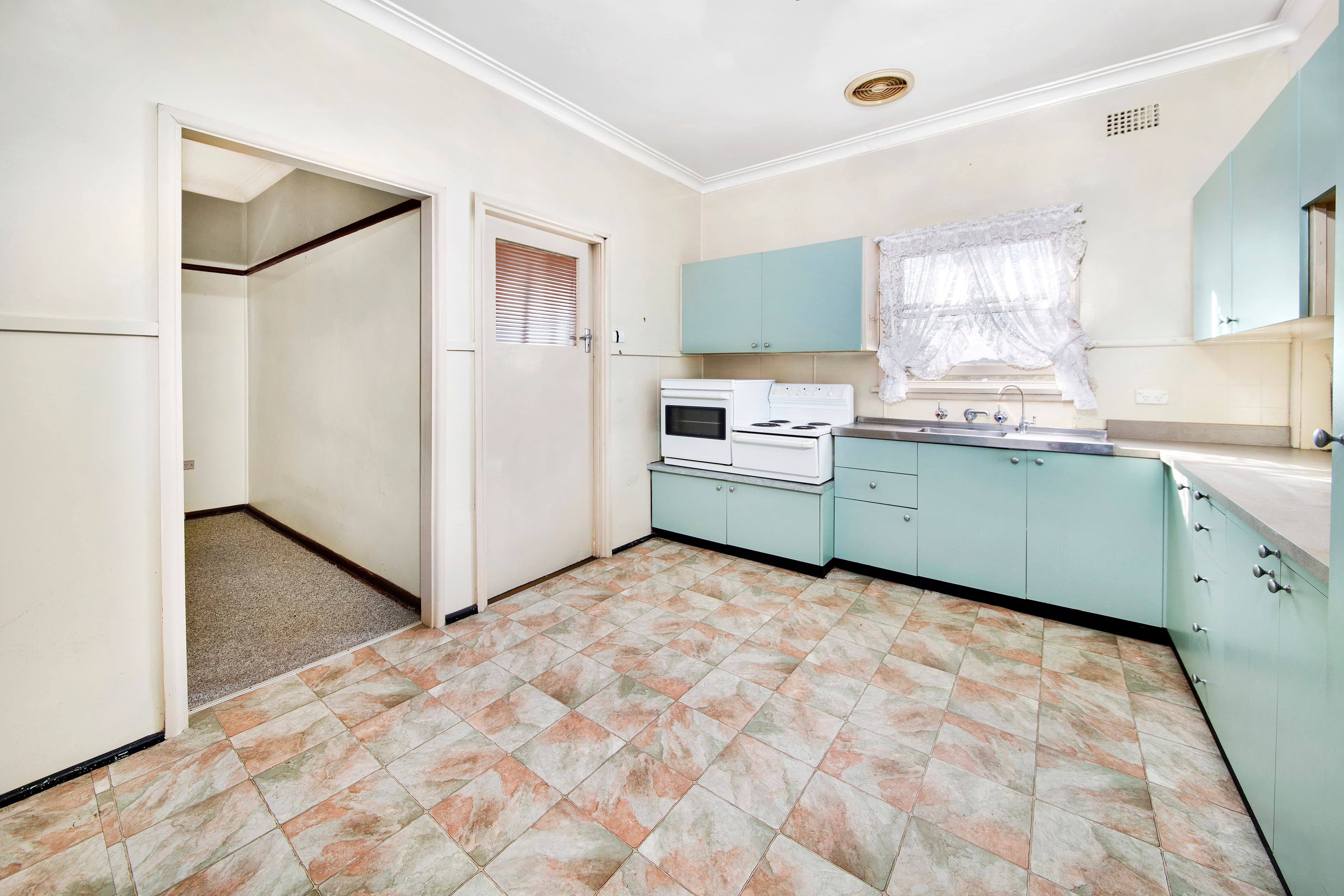 17 Sixth Avenue, Jannali - Thumbnail 5