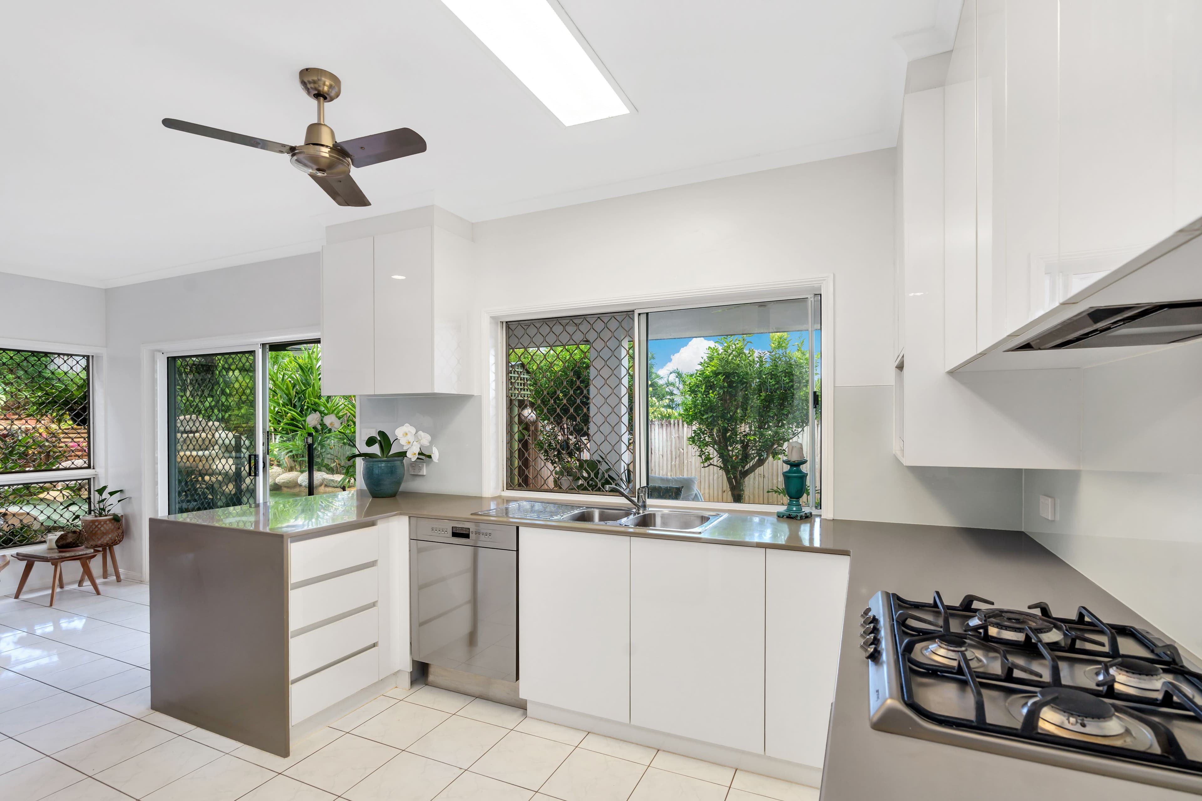 8 Bowen Street, Mount Sheridan QLD 4868, Mount Sheridan - Thumbnail 4