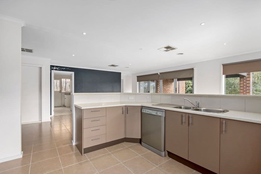 11 Olinda Park Rise, Lilydale VIC 3140, Lilydale - Thumbnail 3