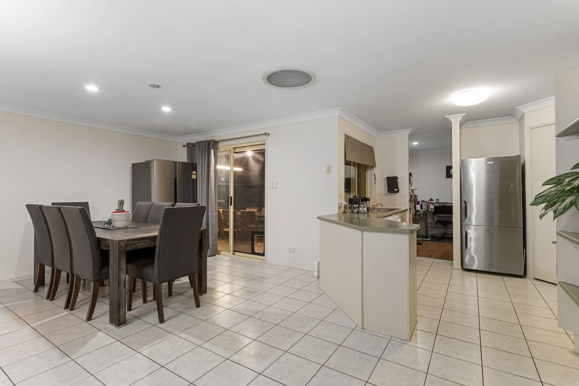 33 Brisbane Crescent, Deception Bay QLD 4508, Deception Bay - Thumbnail 2