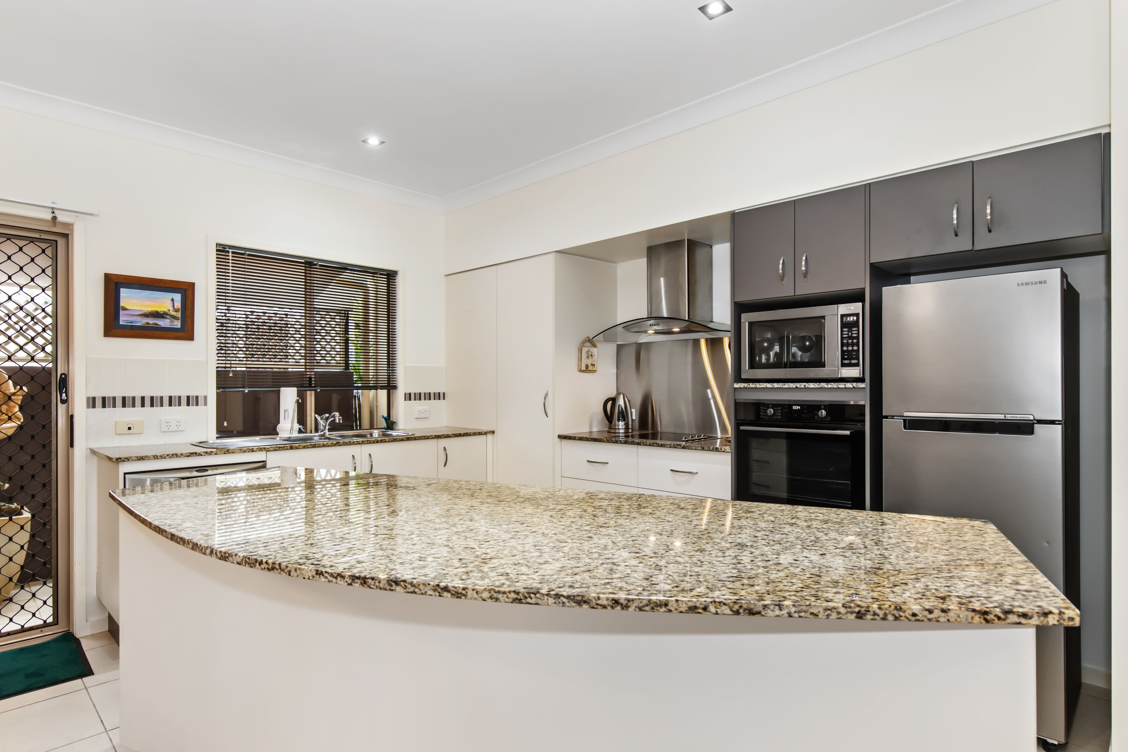 27 Park Lane, Kirwan QLD 4817, Kirwan - Thumbnail 2