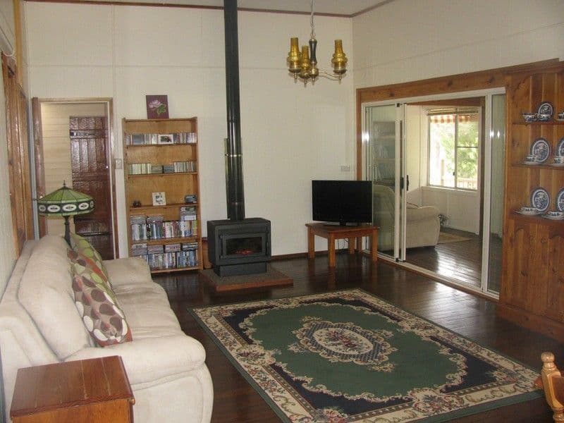 6 Short Street, CROWS NEST QLD 4355, Crows Nest - Thumbnail 4