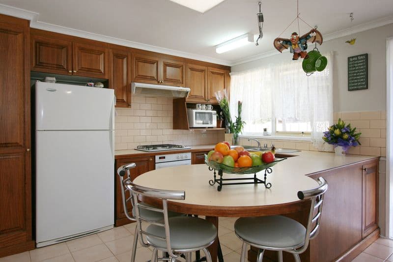 12 Huntingdale Drive, CHIRNSIDE PARK VIC 3116, Chirnside Park - Thumbnail 2