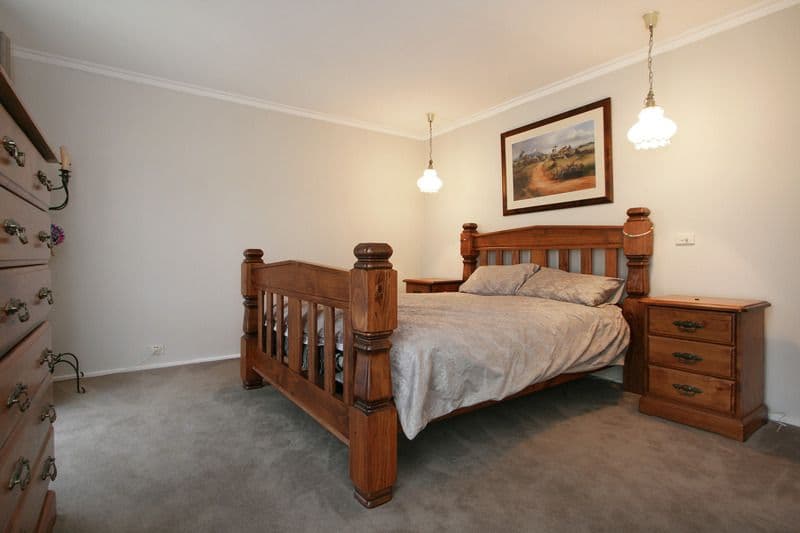 12 Huntingdale Drive, CHIRNSIDE PARK VIC 3116, Chirnside Park - Thumbnail 6