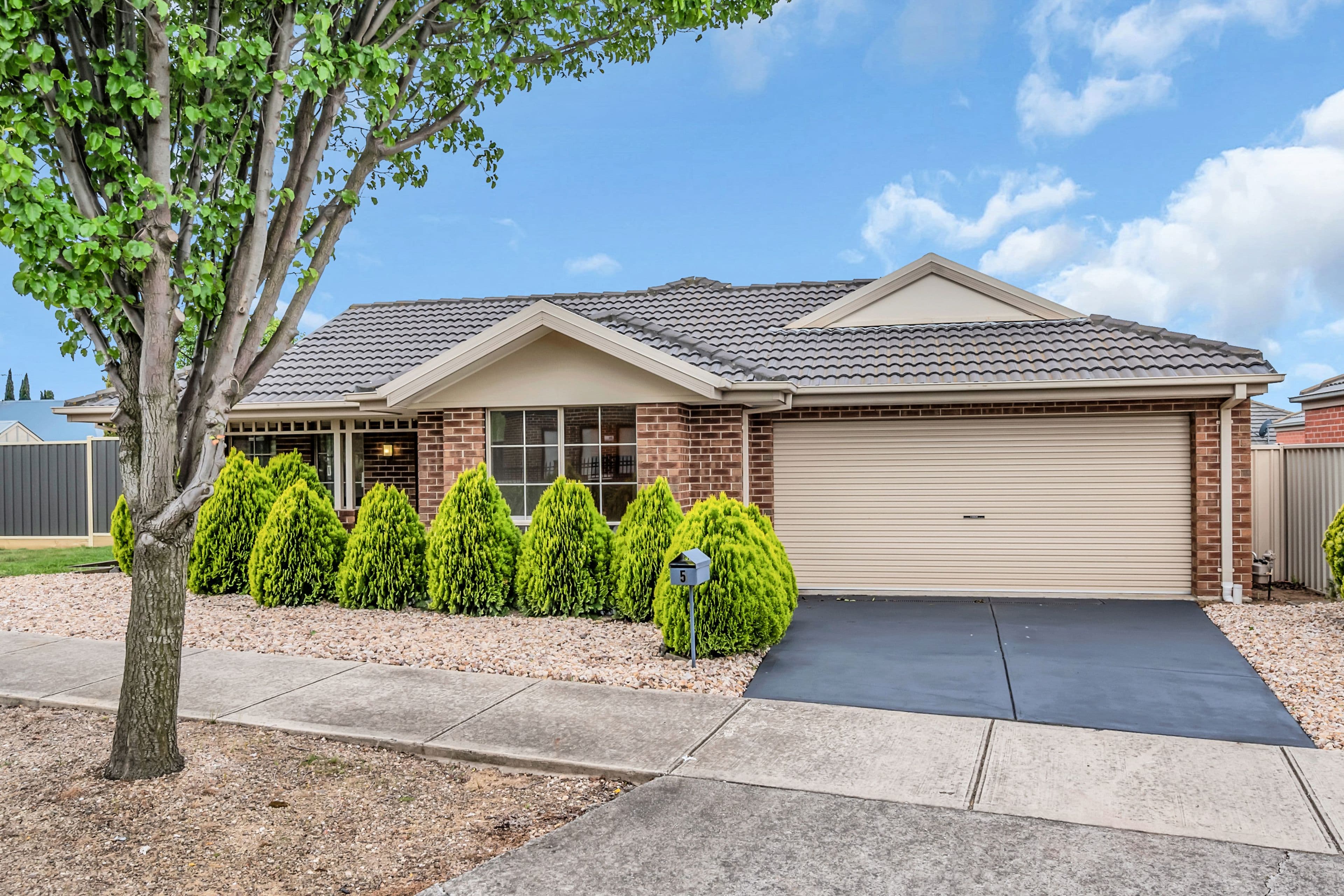 5 Pymble Gardens, Craigieburn VIC 3064, Craigieburn - Image 1