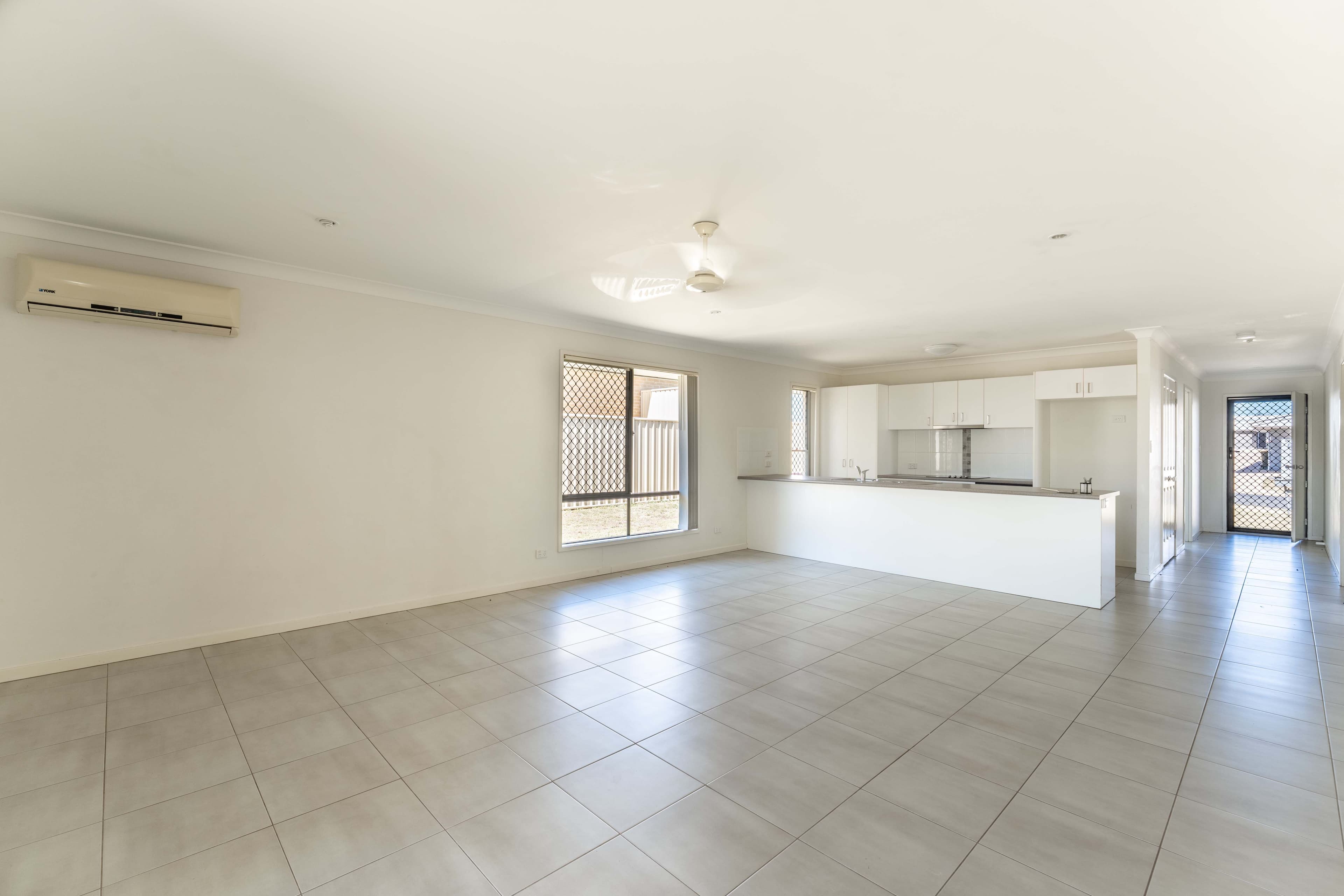 4 Suncrest Street, Emerald QLD 4720, Emerald - Thumbnail 5