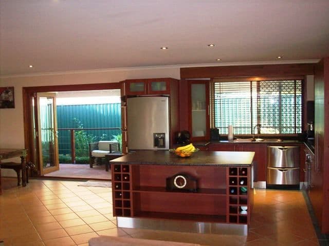 18 Rawlinna Drive, MERMAID WATERS QLD 4218, Mermaid Waters - Image 1