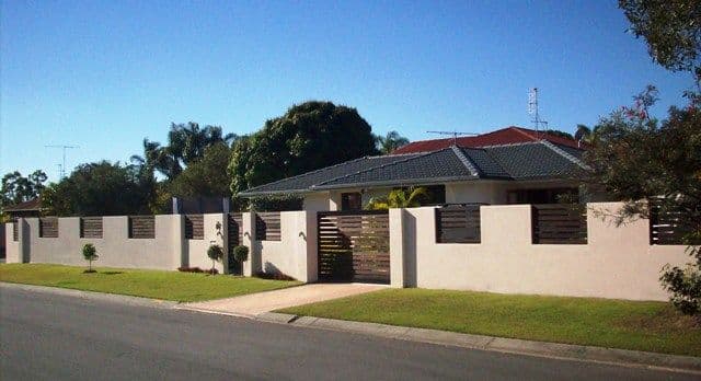 18 Rawlinna Drive, MERMAID WATERS QLD 4218, Mermaid Waters - Thumbnail 2