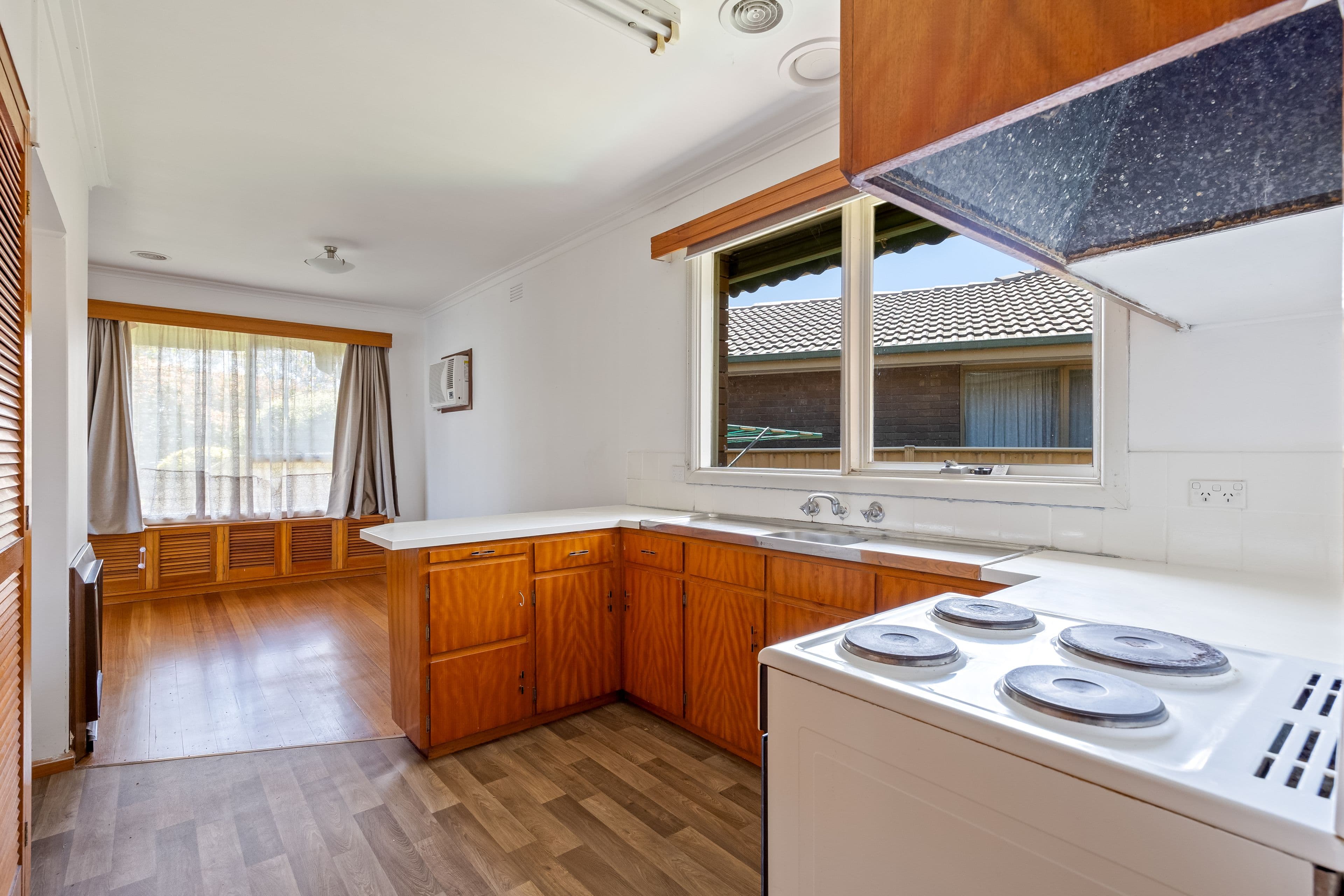 32 Park Street, Wendouree VIC 3355, Wendouree - Thumbnail 3