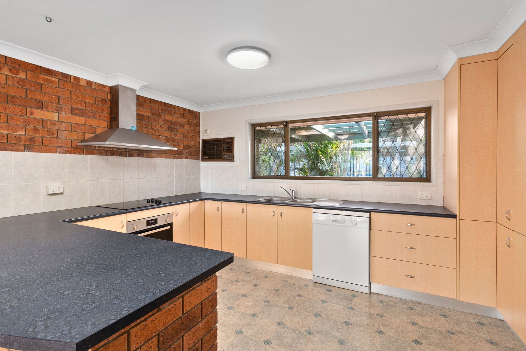 37 Sirocco Street, Jamboree Heights QLD 4074, Jamboree Heights - Thumbnail 4