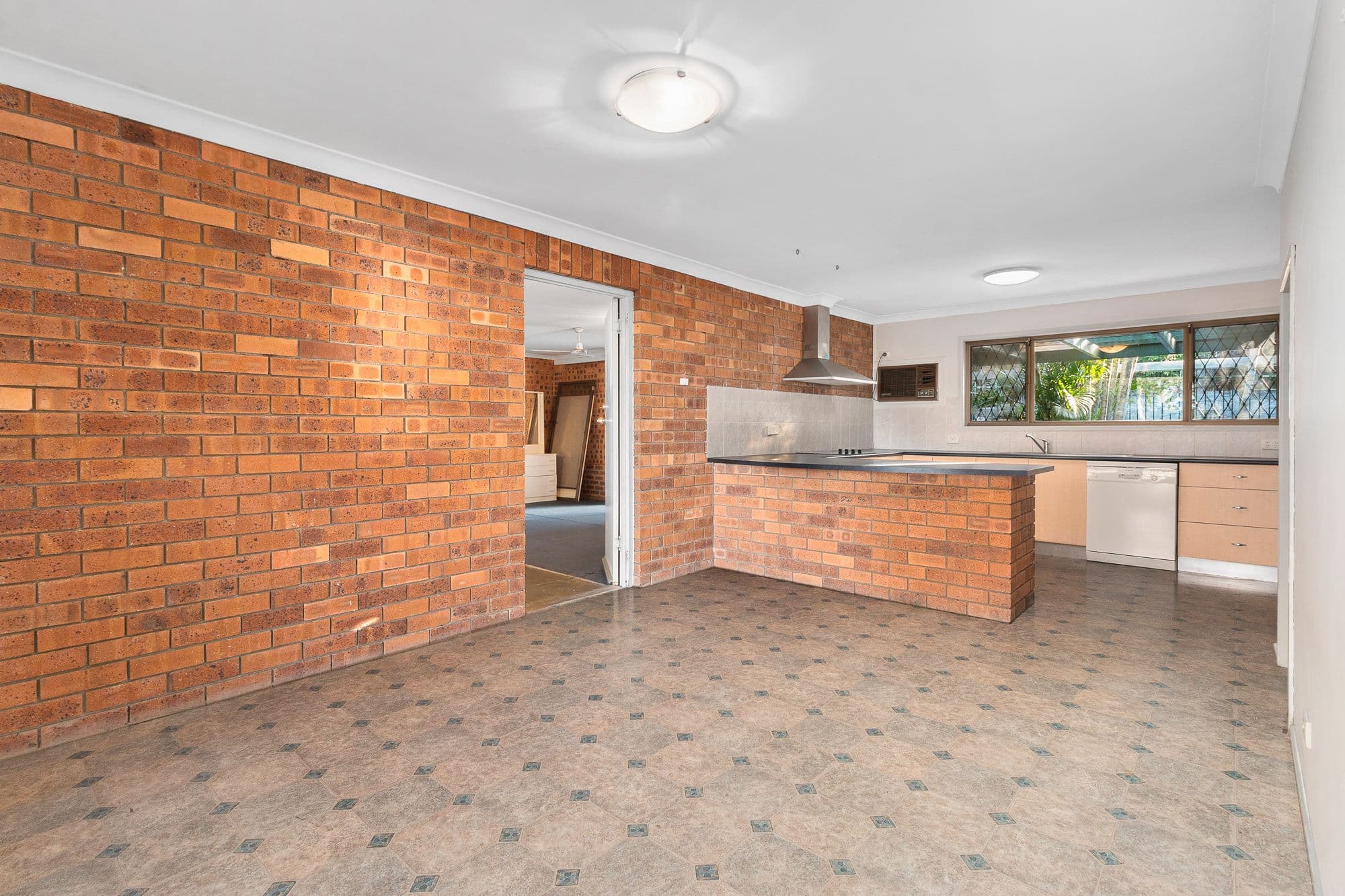 37 Sirocco Street, Jamboree Heights QLD 4074, Jamboree Heights - Thumbnail 5