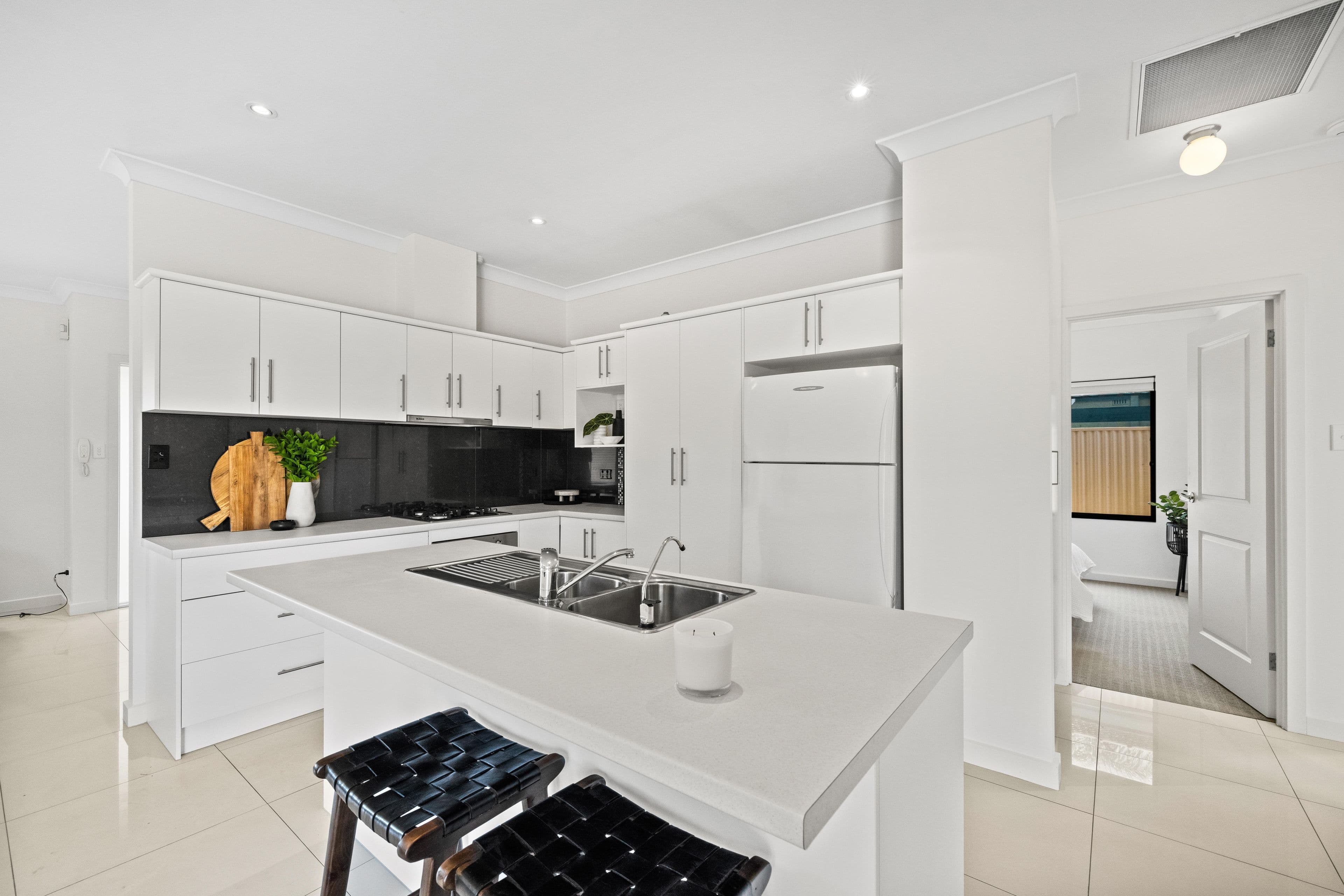 10 Condada Avenue, Park Holme SA 5043, Park Holme - Thumbnail 4