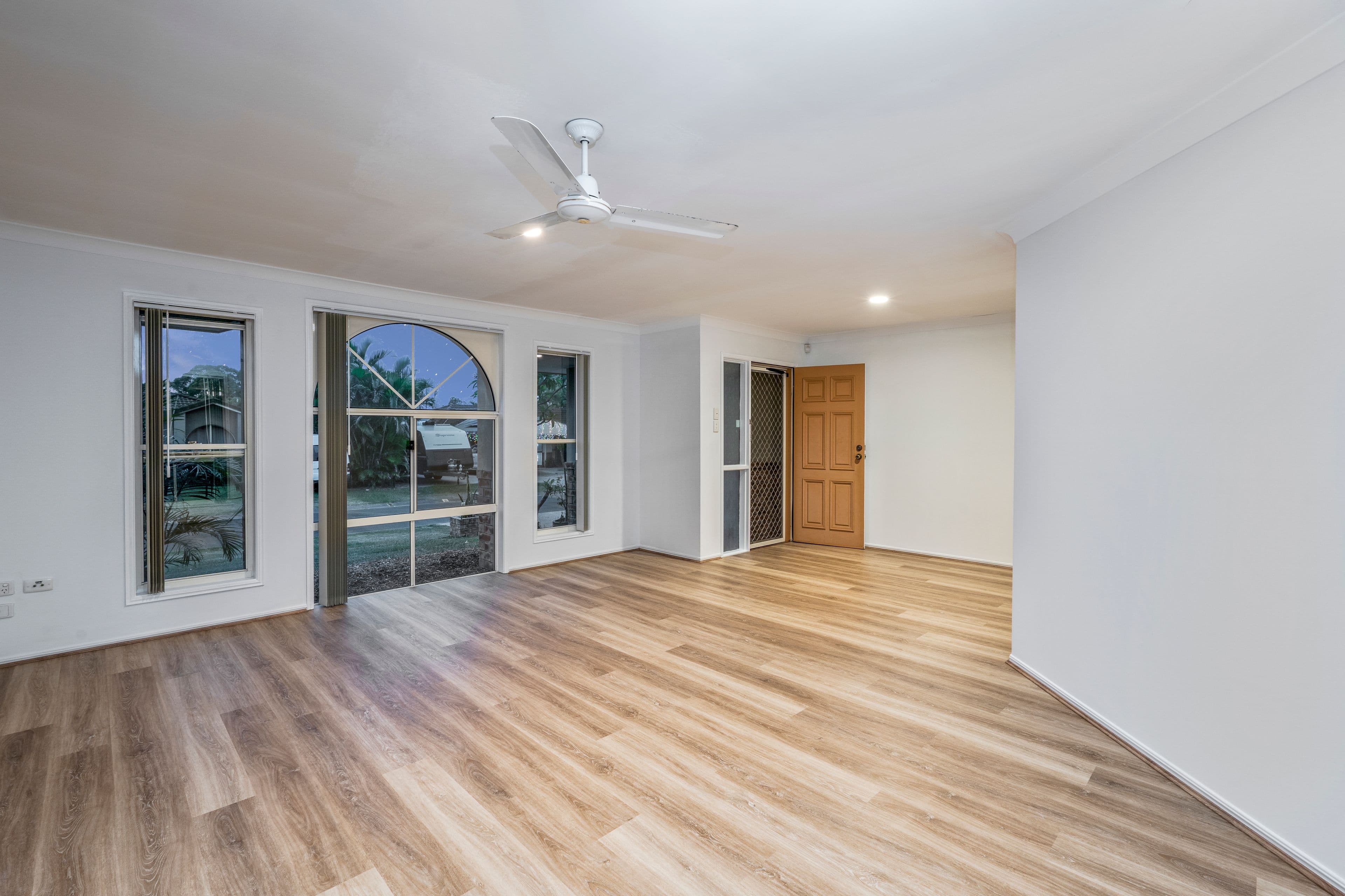 8 Elk Court, Upper Coomera QLD 4209, Upper Coomera - Thumbnail 6