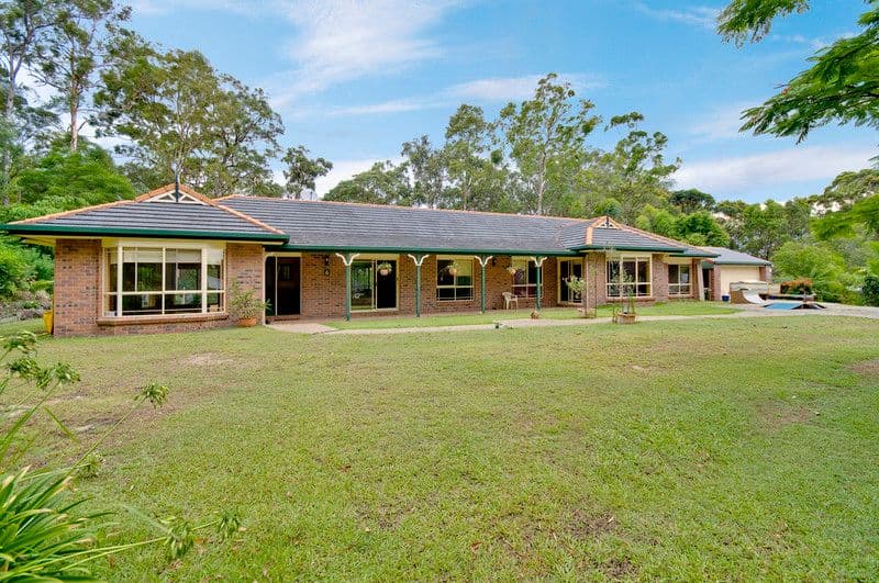 6 Cornwall Drive, ELANORA QLD 4221, Elanora - Thumbnail 3