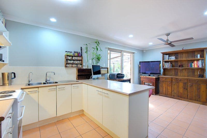 5 Seidler Avenue, COOMBABAH QLD 4216, Coombabah - Thumbnail 2