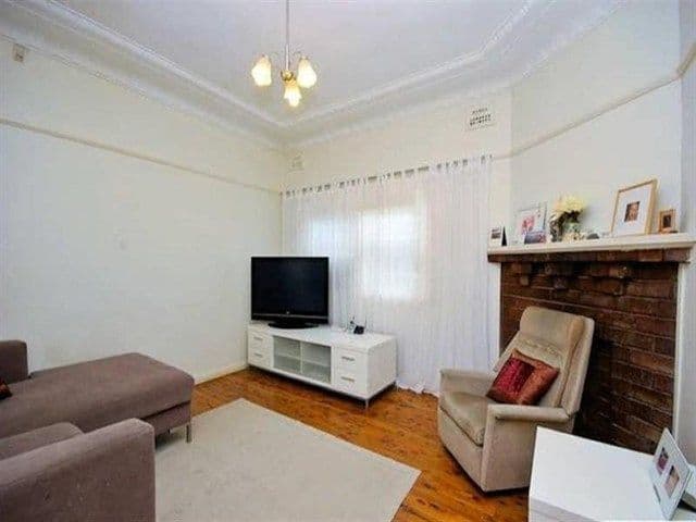 6 Lavender Avenue, PUNCHBOWL NSW 2196, Punchbowl - Thumbnail 3