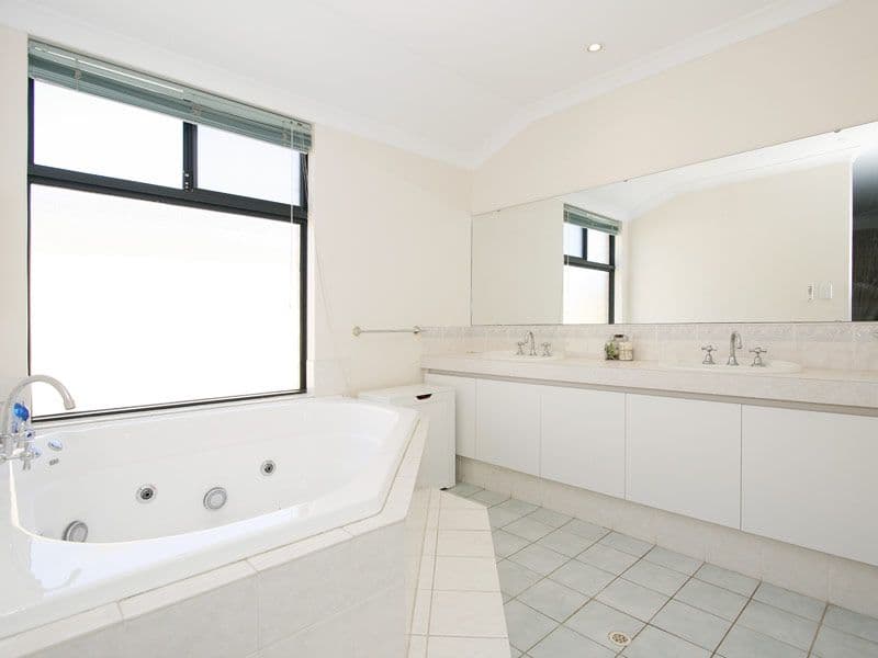 17 Packenham Promenade, CANNING VALE WA 6155, Canning Vale - Thumbnail 5