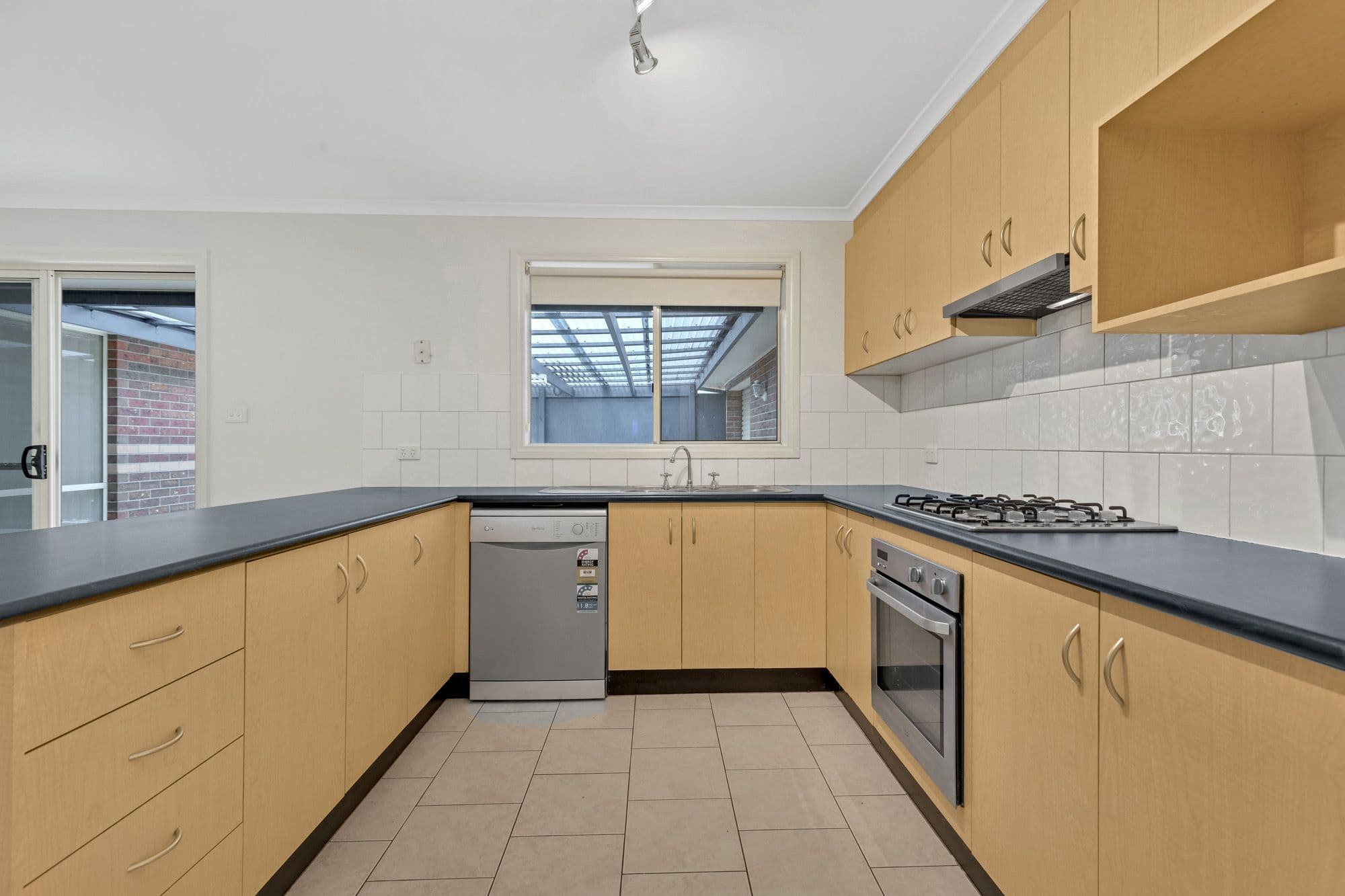 802 Armstrong Road, Manor Lakes VIC 3024, Manor Lakes - Thumbnail 2