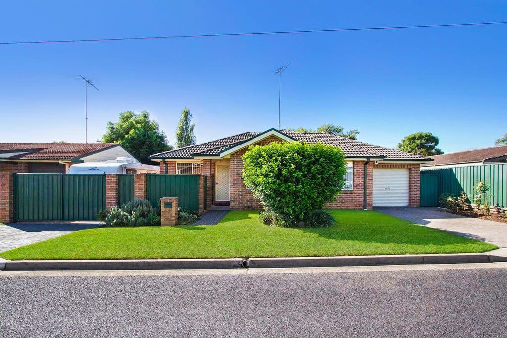 4 Charles Street, North Richmond - Image 1