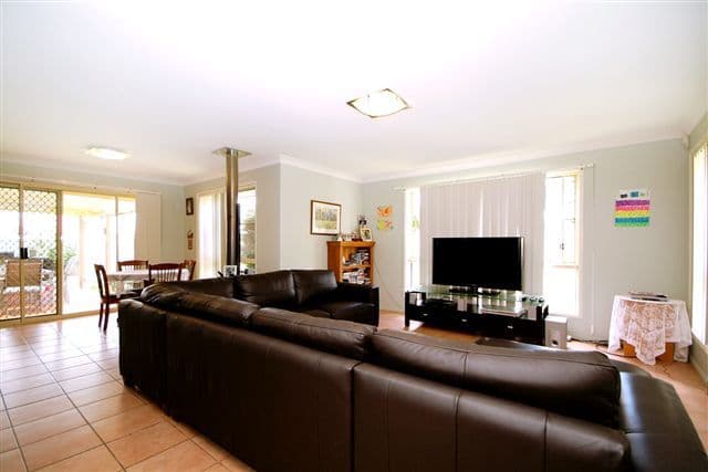 3 Dahlia Court, MIDDLE RIDGE QLD 4350, Middle Ridge - Thumbnail 2