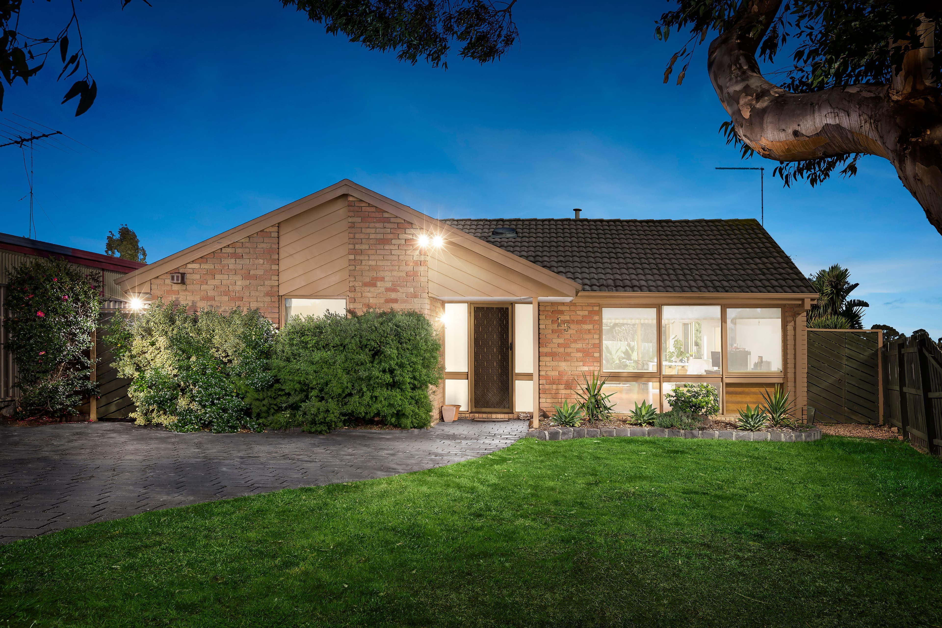 15 McLaughlin Crescent, Mill Park VIC 3082, Mill Park - Image 1