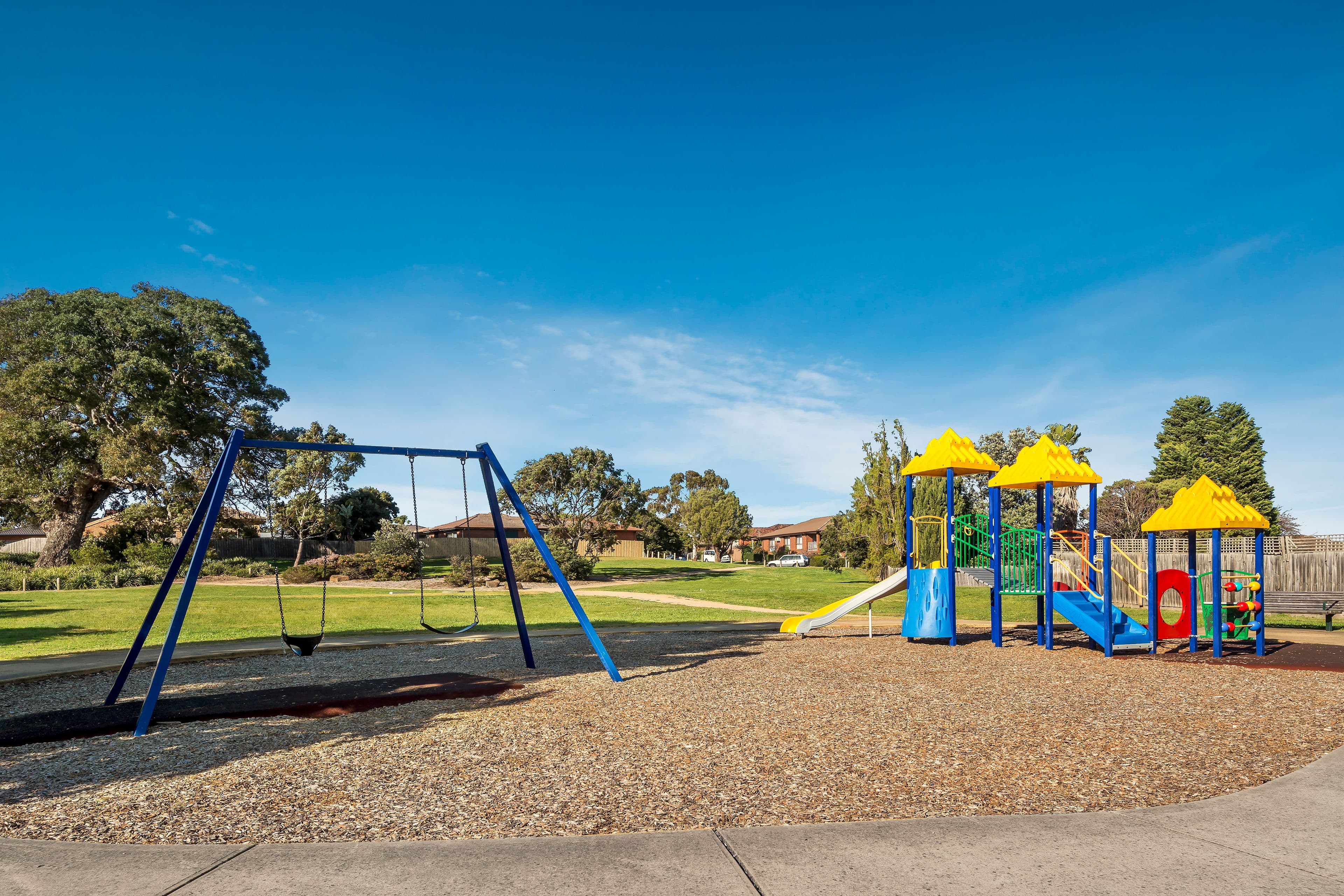 15 McLaughlin Crescent, Mill Park VIC 3082, Mill Park - Thumbnail 8