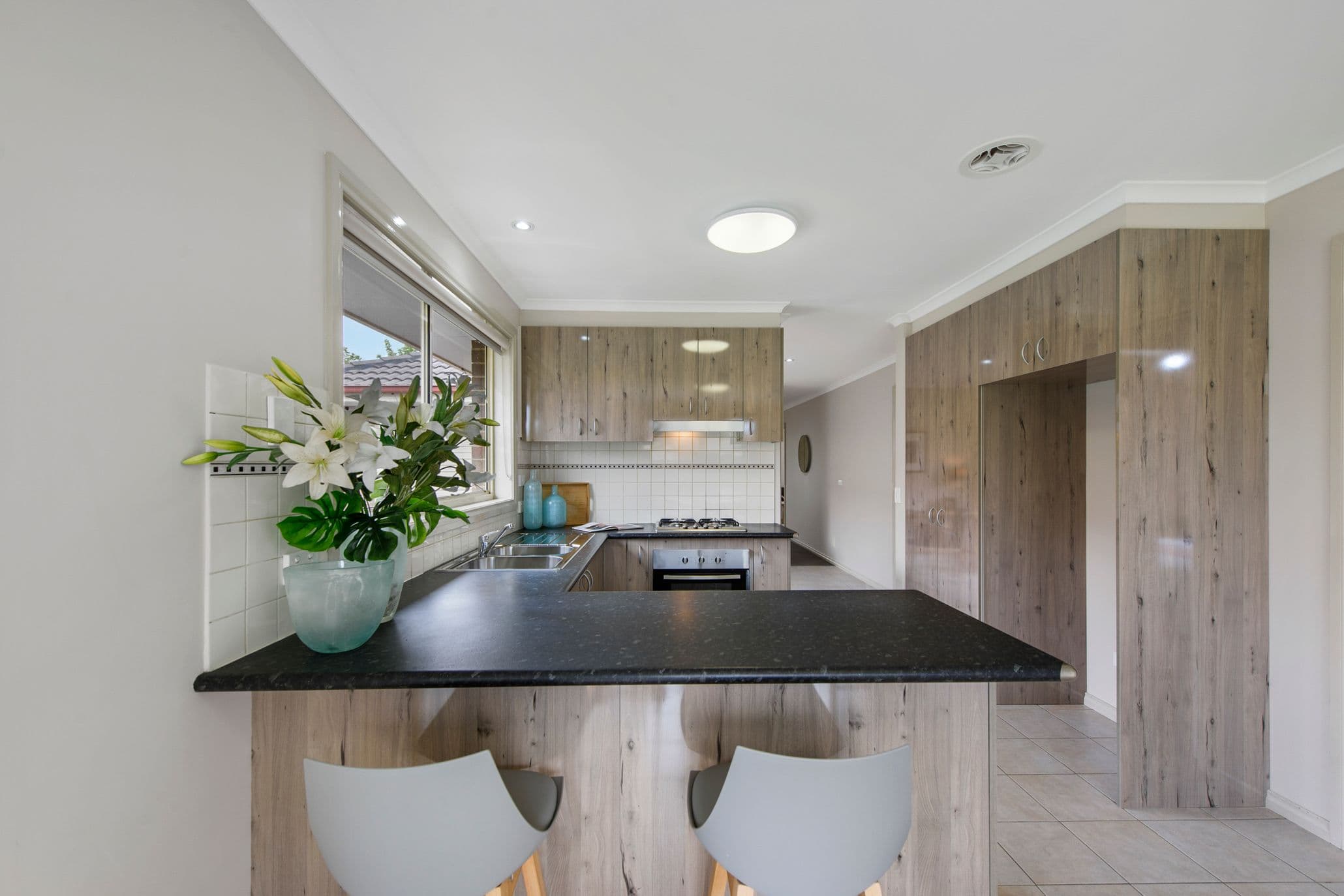 29 Kyneton Circuit, Caroline Springs VIC 3023, Caroline Springs - Thumbnail 5