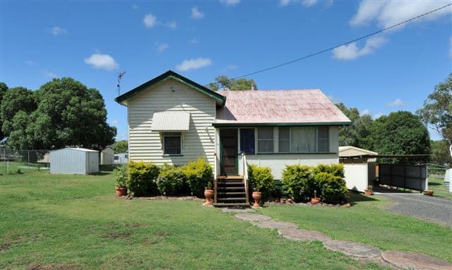 4 Claire-Lee Crescent, KINGSTHORPE QLD 4400, Kingsthorpe - Image 1
