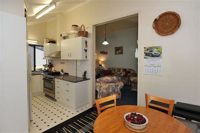 4 Claire-Lee Crescent, KINGSTHORPE QLD 4400, Kingsthorpe - Thumbnail 3