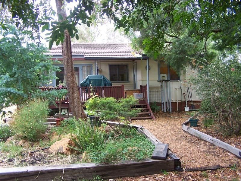 18 Peet Road, KALAMUNDA WA 6076, Kalamunda - Thumbnail 3