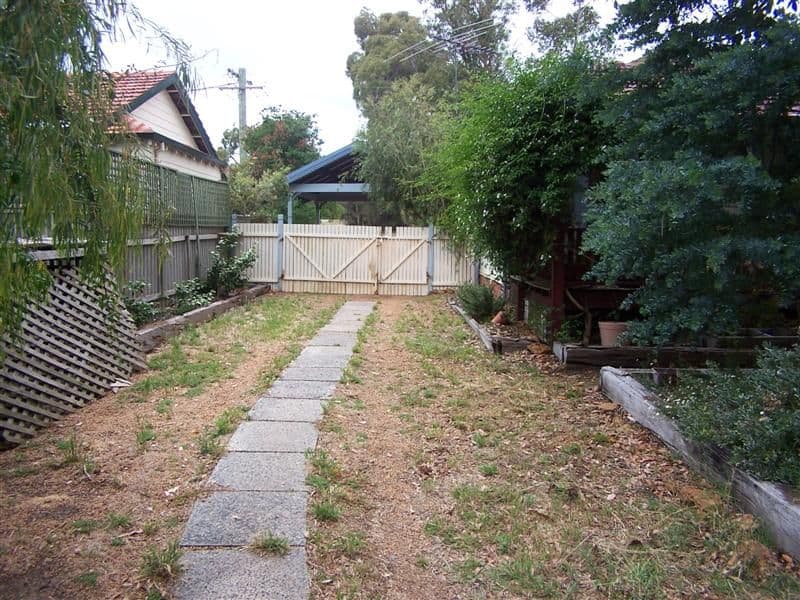 18 Peet Road, KALAMUNDA WA 6076, Kalamunda - Thumbnail 5