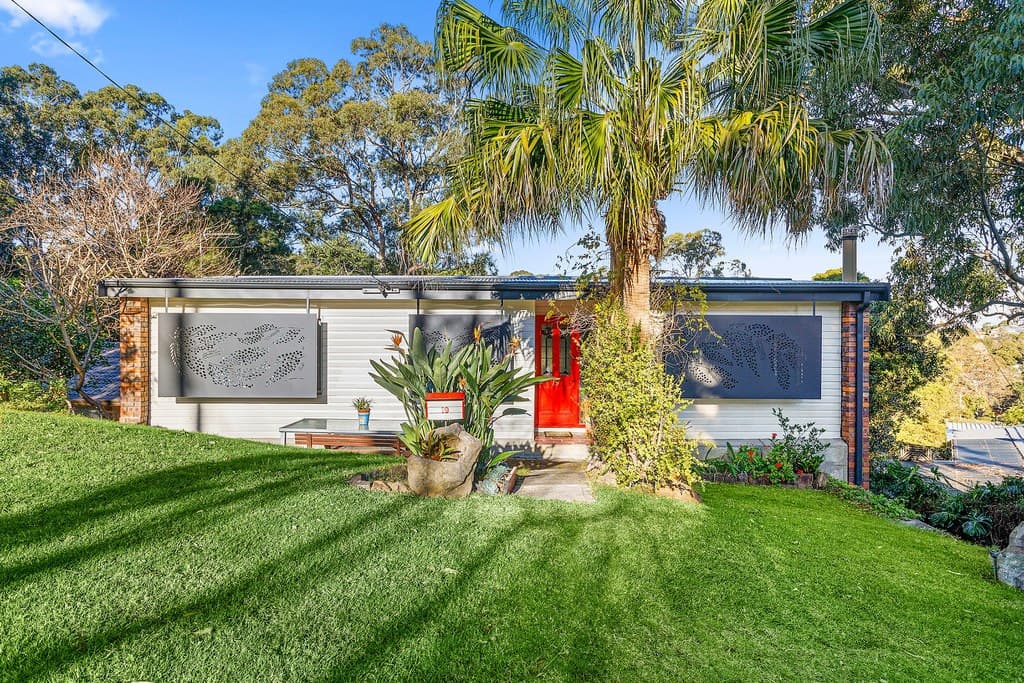19 Garden Avenue, Figtree - Image 1