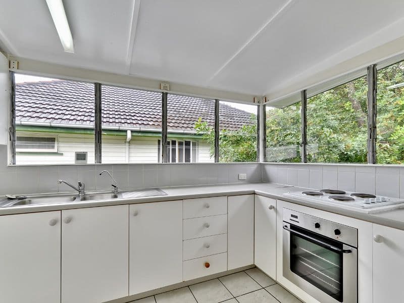 28 Bromar Street, THE GAP QLD 4061, The Gap - Thumbnail 2
