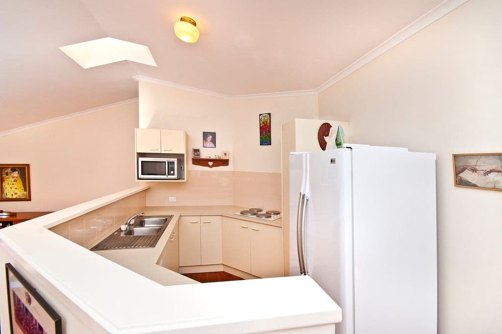 8 Jarrahdale Drive, ELANORA QLD 4221, Elanora - Thumbnail 7